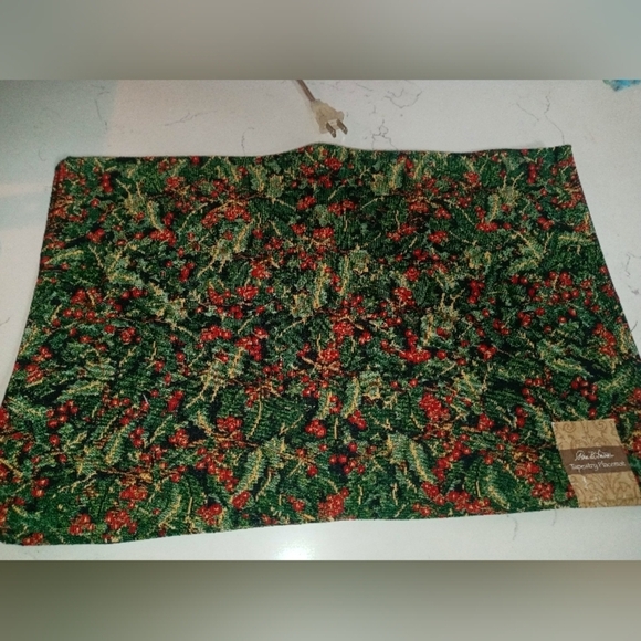 Park B Smith Tapestry Christmas Placemats Set of 4 Red Green Holly Berry NEW - Picture 1 of 6